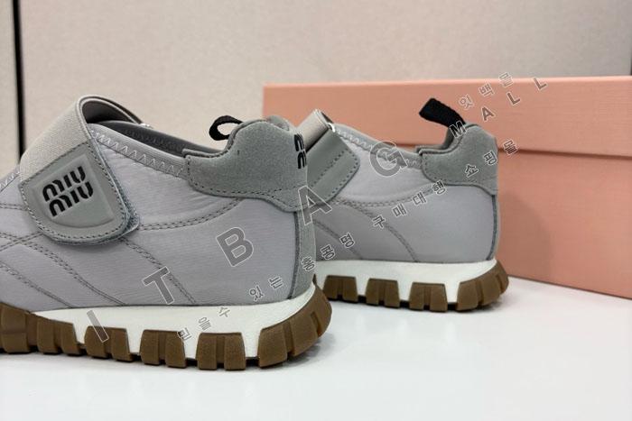 �̿�̿� Ÿ�̾� ��ɼ� ���� �� �����̵� �߷�����    SH5558-3     25/�Ż� 