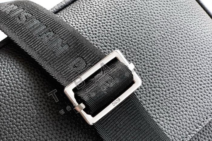 ��� Rider 2.0 DIOR AND KAWS  ���� �޽�����    DR91631    25/�Ż�
