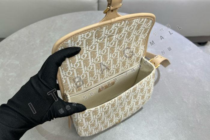 ��� �ٺ� �̵����  DR09428   25/�Ż�