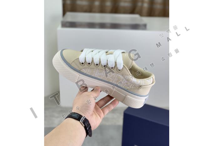 ��� B33 ����Ŀ�� YF1352-1  ��  ��������