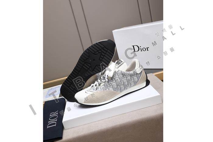 ���  D-Sketch ���� ����Ŀ��  MYB6815