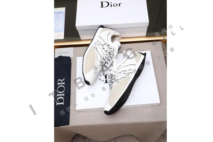 ���  D-Sketch ���� ����Ŀ��  MYB6816-4