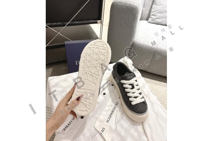 ���  B33 ����Ŀ�� SP4942    ��������