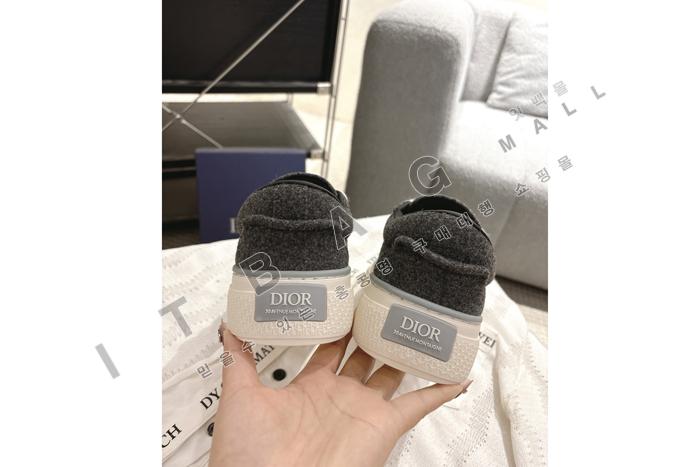 ���  B33 ����Ŀ�� SP4942    ��������