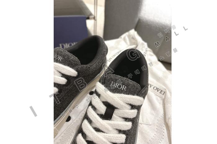 ���  B33 ����Ŀ�� SP4942    ��������