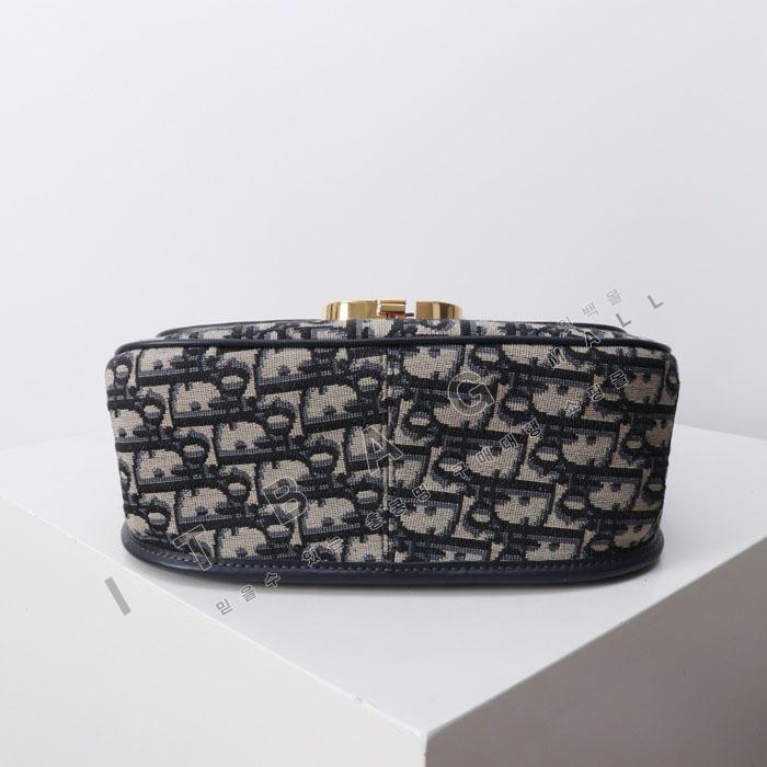 ��� 30 Montaigne �̵�� �޽�����  DR09455-1   25/�Ż�