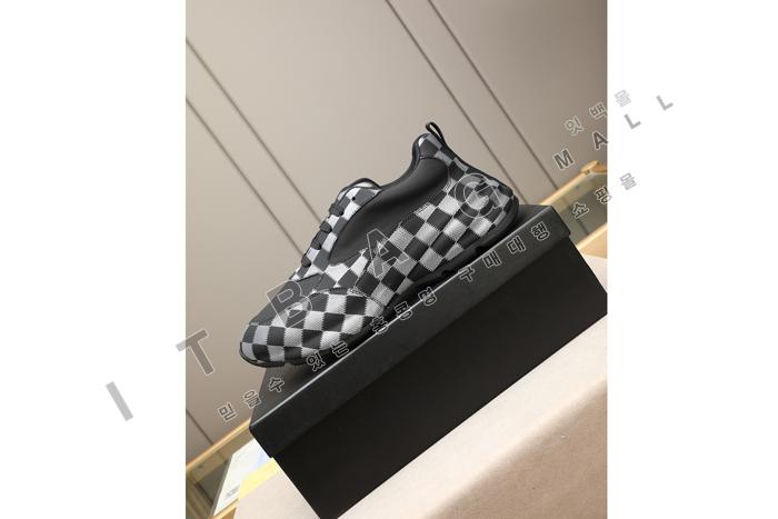 �˸���  ���� ����Ŀ��  MYB6464