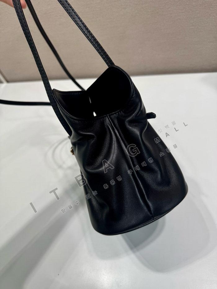 ����� �ٴ� �����  1BG586   25/�Ż�  