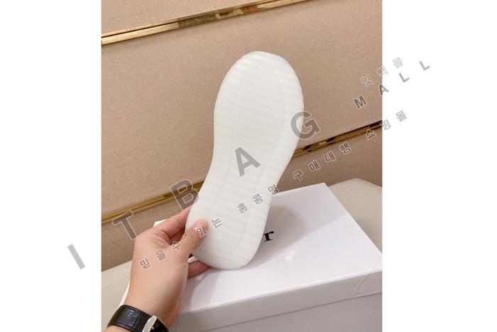 ���  ���� ����Ŀ�� MYB4136