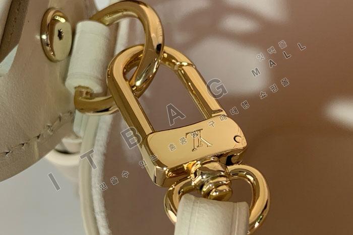 ���̺��� �� �� BB   M25673   25/�Ż�  