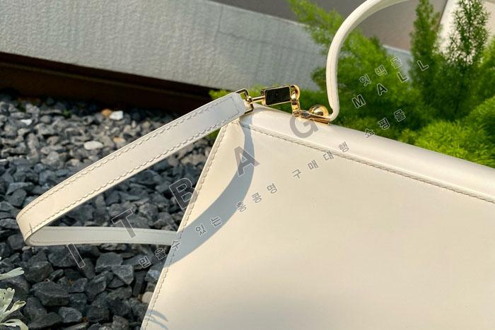 �䷹����  ����䷹ �����ڴ� �̵��  ž �ڵ��   JUN9020-3    ����ǰX