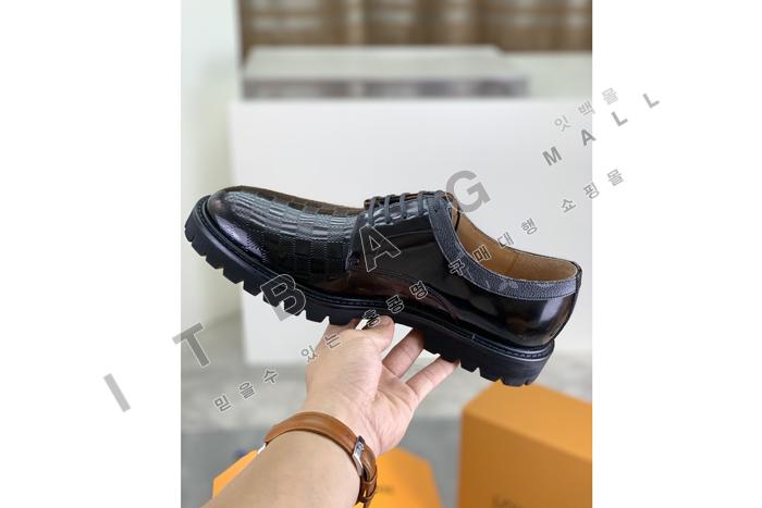 ���̺���   ����  ����  YF6622 ��