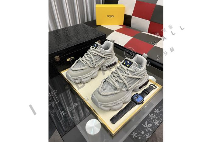 �ҵ�  ���� ����Ŀ��  MYB5136-1