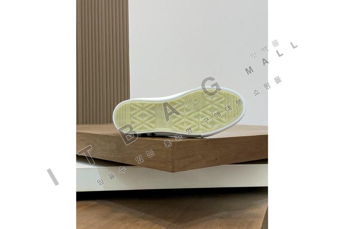 ���̺��� ���� ����Ŀ��  YF6064��  2�÷�