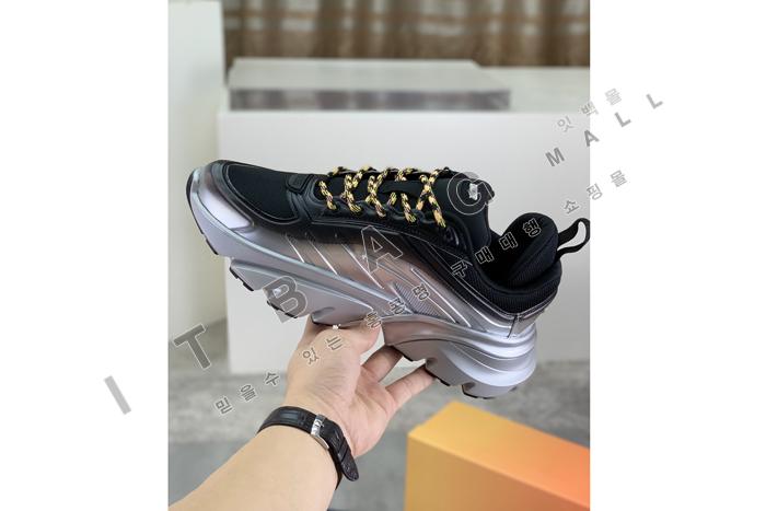 ���   ����  ����Ŀ�� YF6643 ��