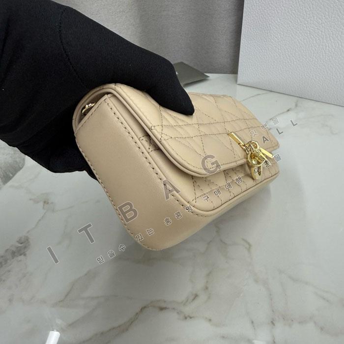 ��� My Dior - Dior Talk �޴��� �Ŀ�ġ  DR09502-4  25/�Ż�   