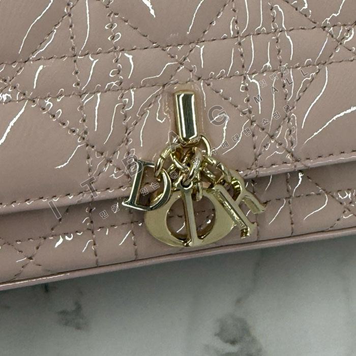 ��� My Dior - Dior Talk �޴��� �Ŀ�ġ  DR09502  25/�Ż�   