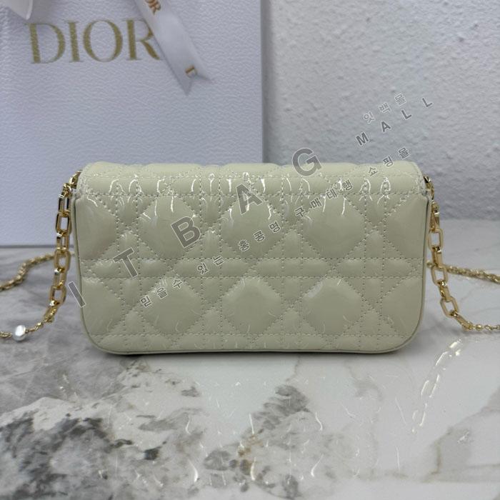 ��� My Dior - Dior Talk �޴��� �Ŀ�ġ  DR09502-1  25/�Ż�   