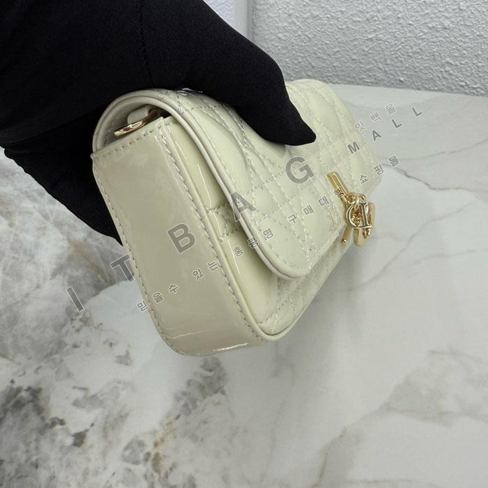 ��� My Dior - Dior Talk �޴��� �Ŀ�ġ  DR09502-1  25/�Ż�   