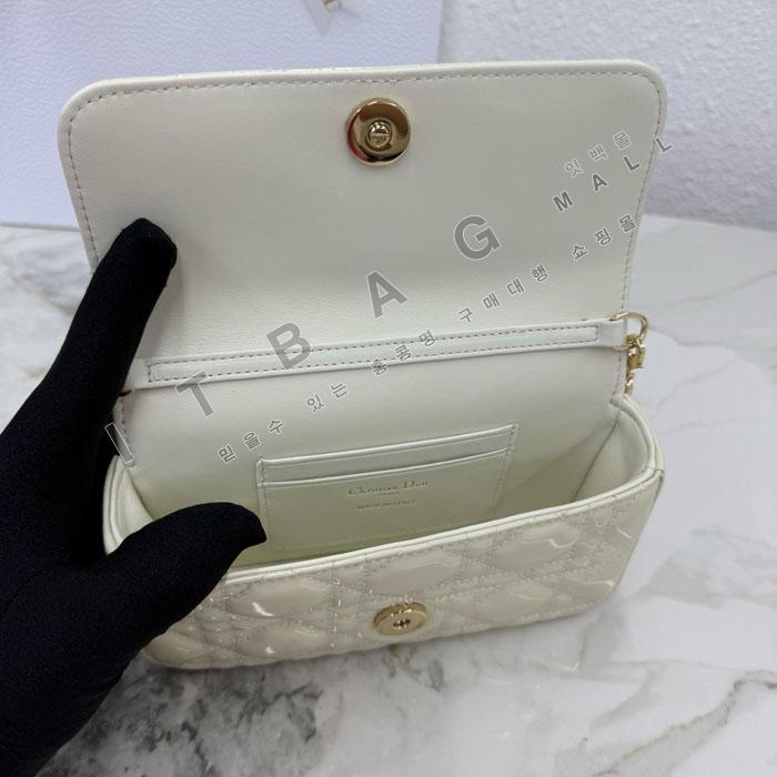 ��� My Dior - Dior Talk �޴��� �Ŀ�ġ  DR09502-1  25/�Ż�   
