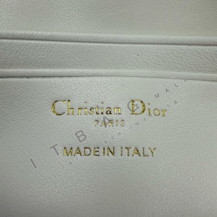 ��� My Dior - Dior Talk �޴��� �Ŀ�ġ  DR09502-1  25/�Ż�   
