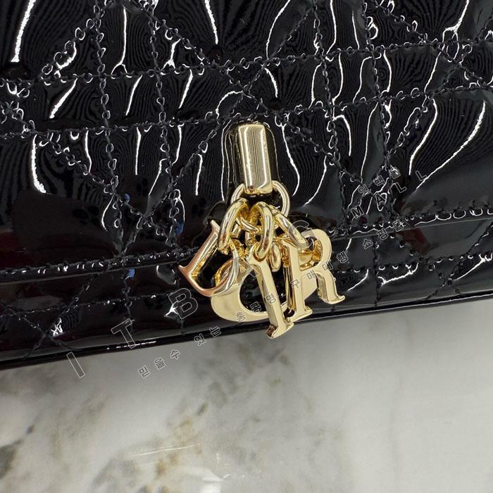 ��� My Dior - Dior Talk �޴��� �Ŀ�ġ  DR09502-3  25/�Ż�   