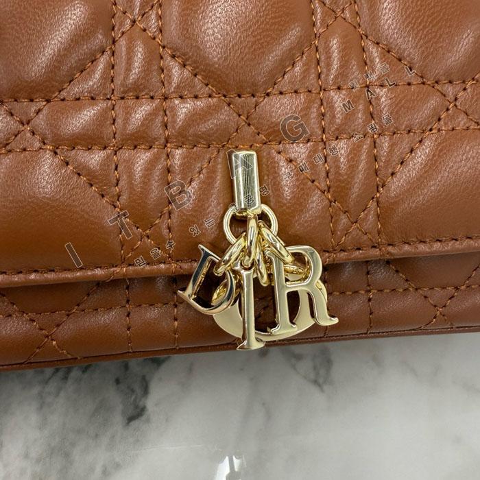 ��� My Dior - Dior Talk �޴��� �Ŀ�ġ  DR09502-6  25/�Ż�   