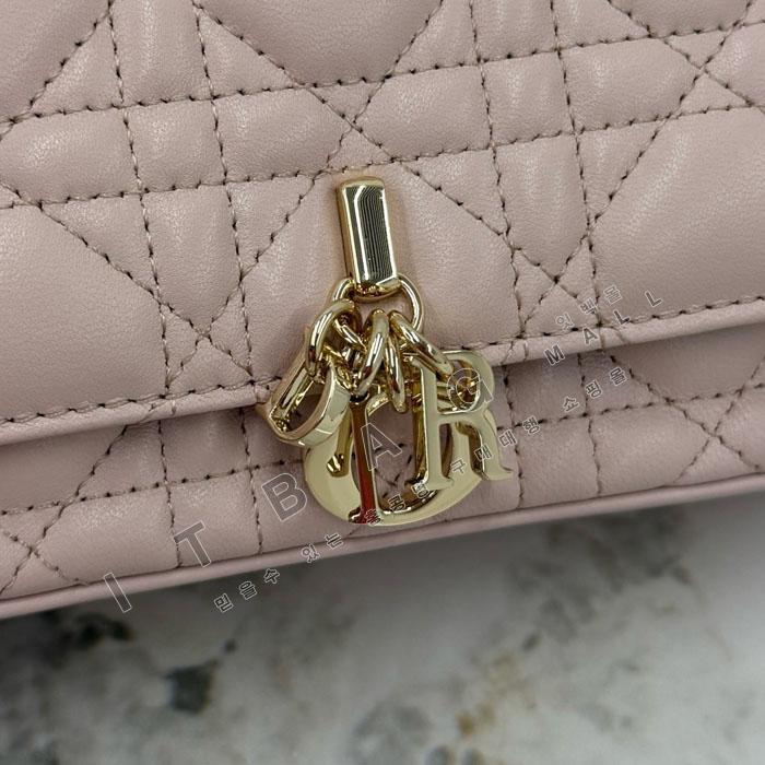 ��� My Dior - Dior Talk �޴��� �Ŀ�ġ  DR09502-7  25/�Ż�   
