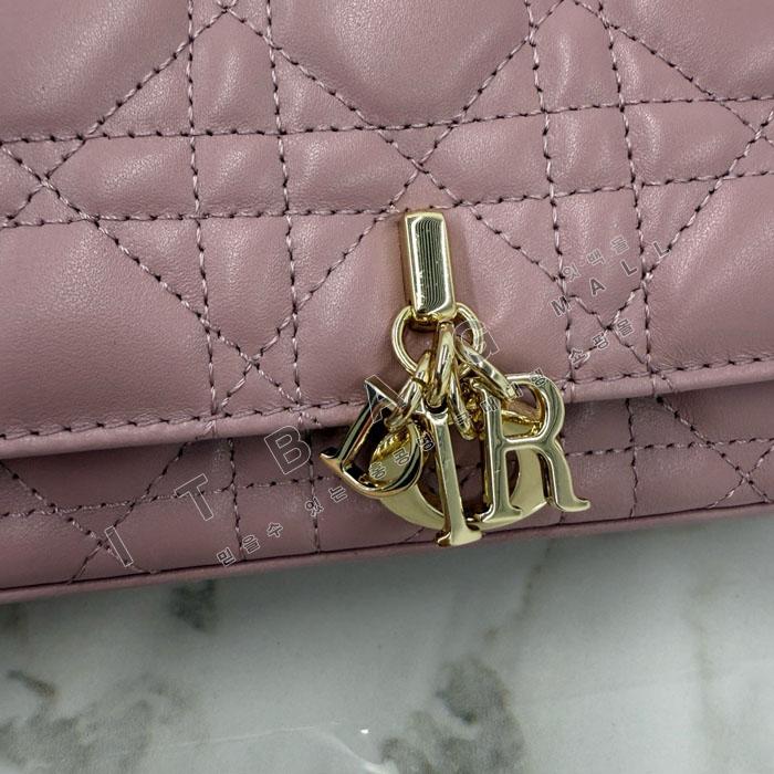 ��� My Dior - Dior Talk �޴��� �Ŀ�ġ  DR09502-9  25/�Ż�   