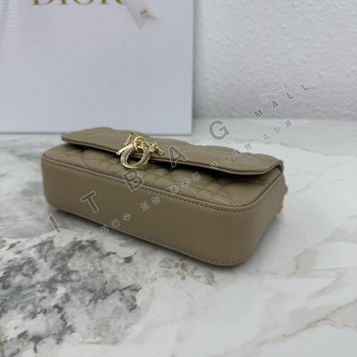 ��� My Dior - Dior Talk �޴��� �Ŀ�ġ  DR09502-10  25/�Ż�   