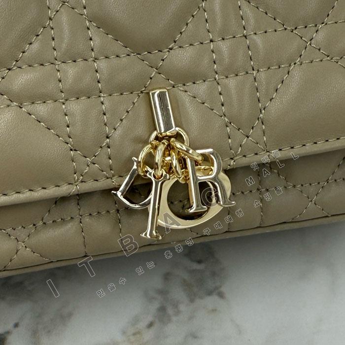 ��� My Dior - Dior Talk �޴��� �Ŀ�ġ  DR09502-10  25/�Ż�   