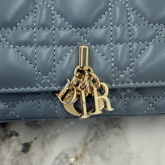 ��� My Dior - Dior Talk �޴��� �Ŀ�ġ  DR09502-14  25/�Ż�   