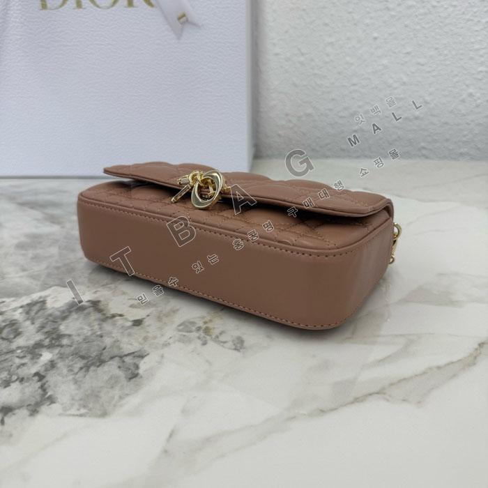 ��� My Dior - Dior Talk �޴��� �Ŀ�ġ  DR09502-16  25/�Ż�   