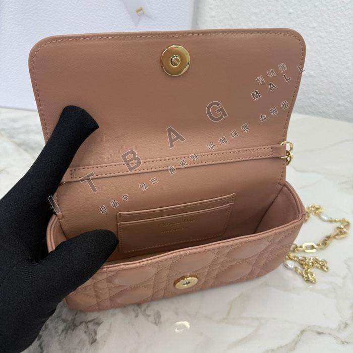 ��� My Dior - Dior Talk �޴��� �Ŀ�ġ  DR09502-16  25/�Ż�   