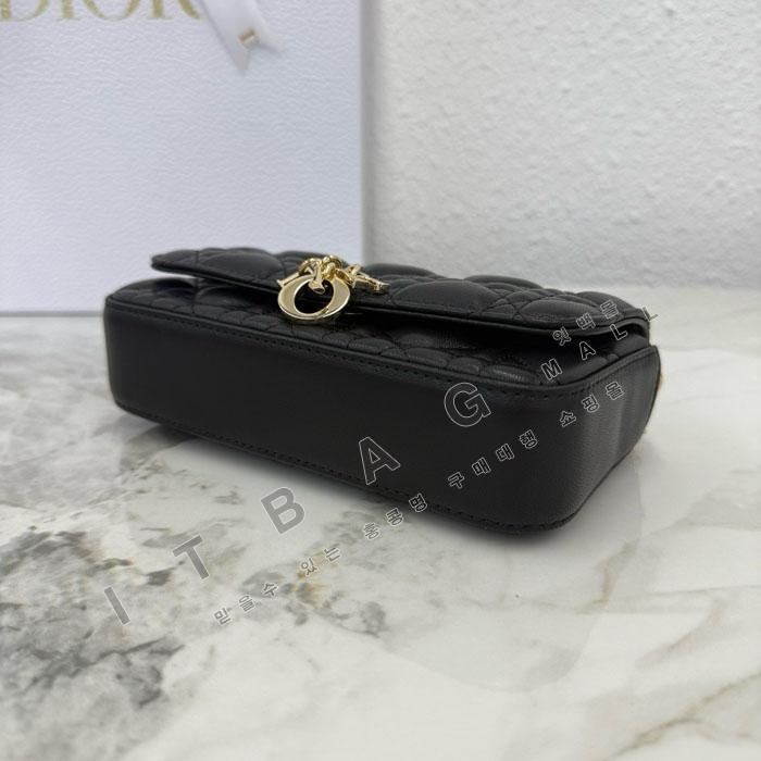 ��� My Dior - Dior Talk �޴��� �Ŀ�ġ  DR09502-17  25/�Ż�   