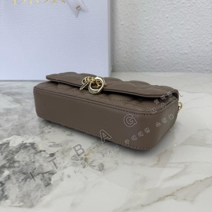 ��� My Dior - Dior Talk �޴��� �Ŀ�ġ  DR09502-19  25/�Ż�   