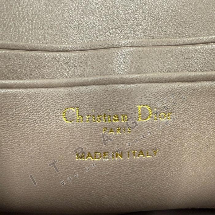 ��� My Dior - Dior Talk �޴��� �Ŀ�ġ  DR09502-19  25/�Ż�   