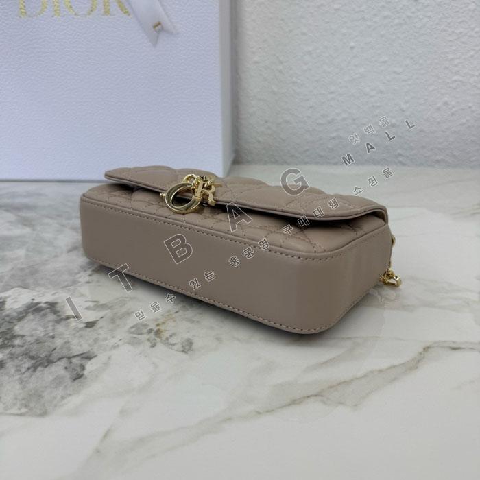 ��� My Dior - Dior Talk �޴��� �Ŀ�ġ  DR09502-21  25/�Ż�   