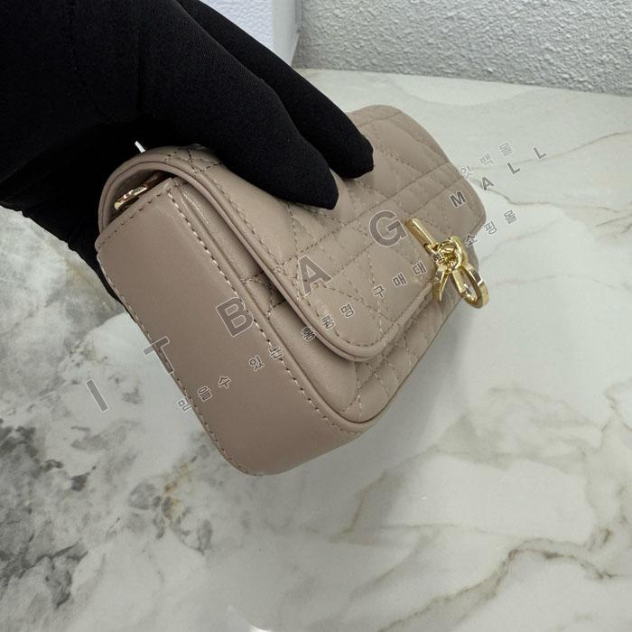 ��� My Dior - Dior Talk �޴��� �Ŀ�ġ  DR09502-21  25/�Ż�   