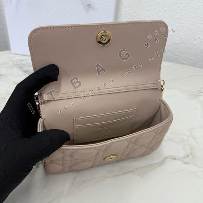 ��� My Dior - Dior Talk �޴��� �Ŀ�ġ  DR09502-21  25/�Ż�   