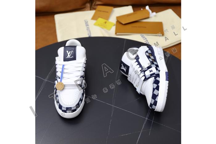 ���̺���  Ʈ���̳� ����Ŀ�� YF6902 ��  ��������