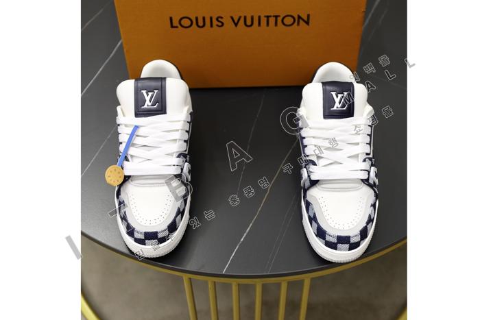 ���̺���  Ʈ���̳� ����Ŀ�� YF6902 ��  ��������