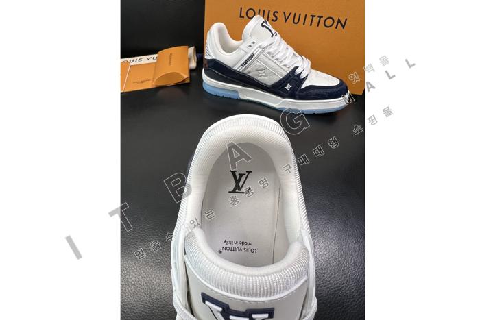 ���̺��� ���� Ʈ���̳� ����Ŀ�� YF4650