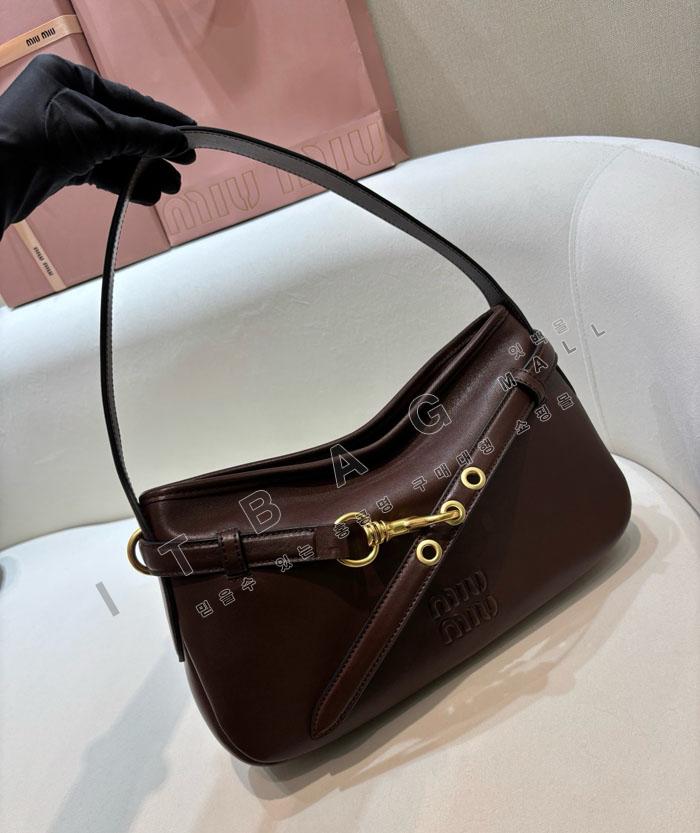 �̿�̿� ���ַ� �ƹ�ٸ� ���� ���� ��  5BC182   25/�Ż�
