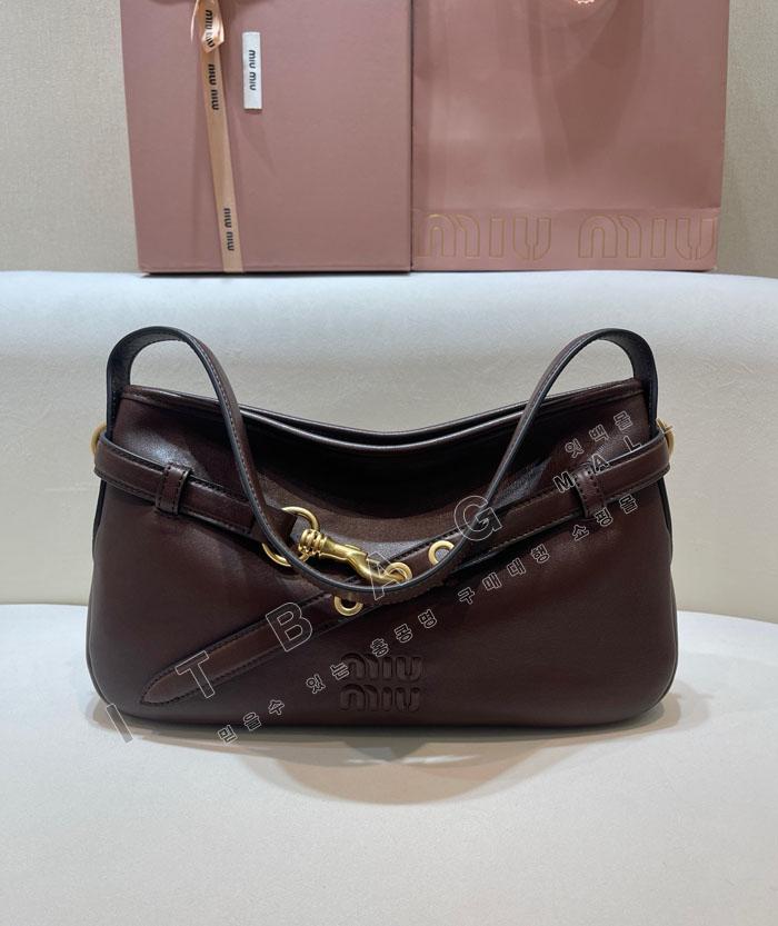 �̿�̿� ���ַ� �ƹ�ٸ� ���� ���� ��  5BC182   25/�Ż�