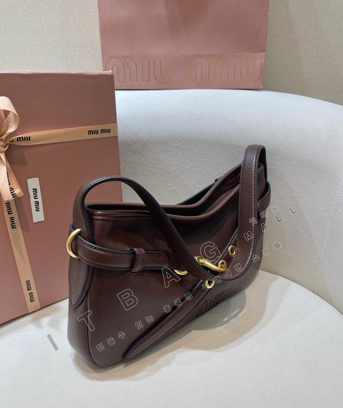 �̿�̿� ���ַ� �ƹ�ٸ� ���� ���� ��  5BC182   25/�Ż�