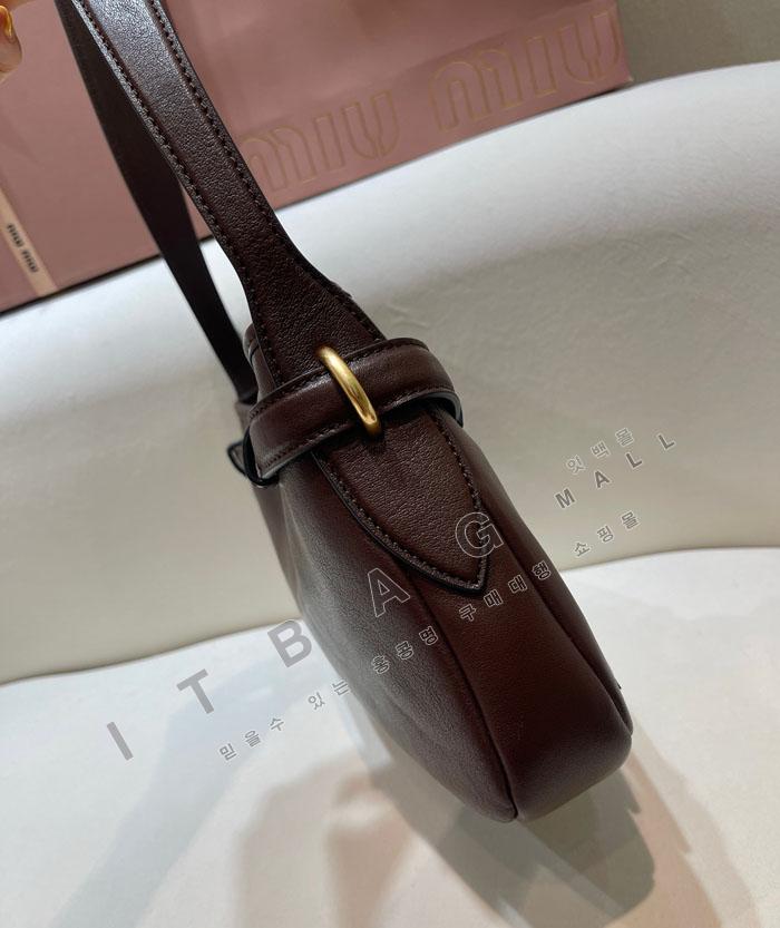 �̿�̿� ���ַ� �ƹ�ٸ� ���� ���� ��  5BC182   25/�Ż�