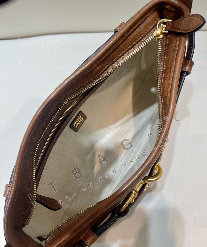 �̿�̿� ���ַ� �ƹ�ٸ� ���� ���� ��  5BC182-1   25/�Ż�
