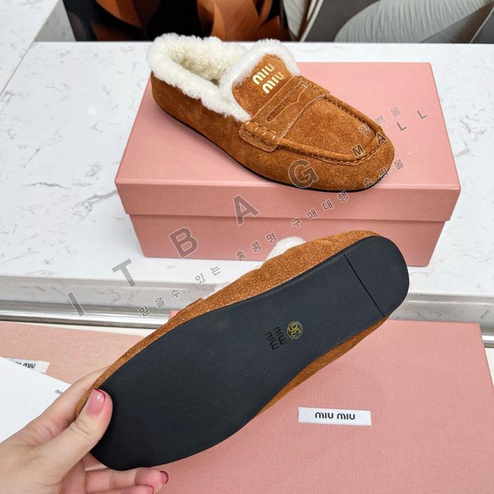 �̿�̿� �� �����̵� ���� YIBU3152   25/�Ż�  2�÷�