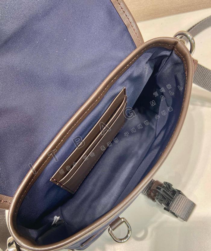 �����  �����Ϸ� �� ���� ����Ʈ�� ���̽� 2ZT071-3   25/�Ż�  